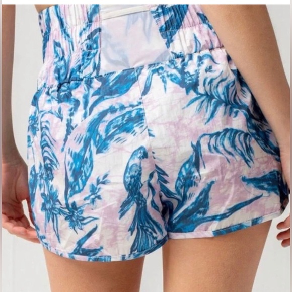 Free People Movement The Way Home Blue Pink white Print Shorts Women’s M 8-10 - Picture 3 of 8